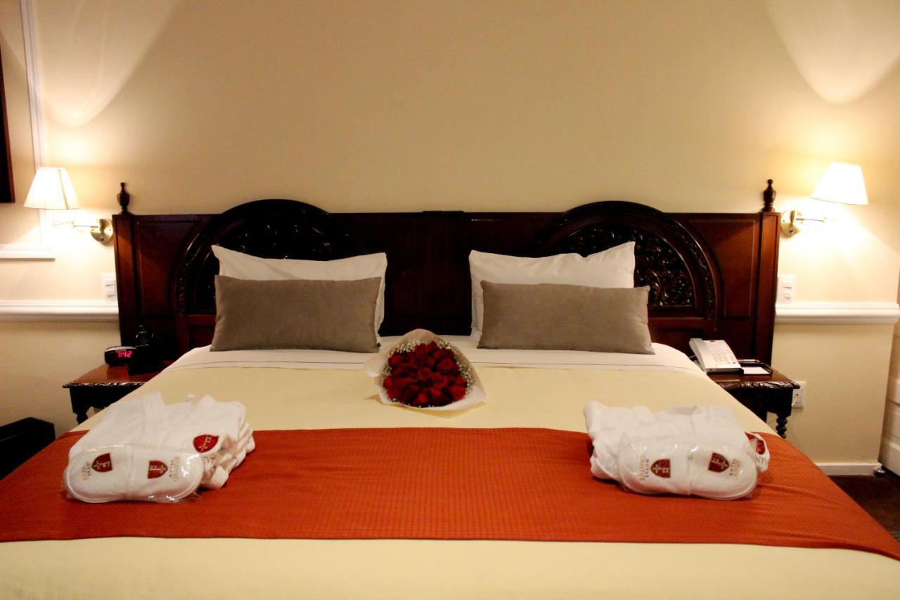 Hotel Geneve Cd De Mexico Exterior foto A bedroom at the hotel