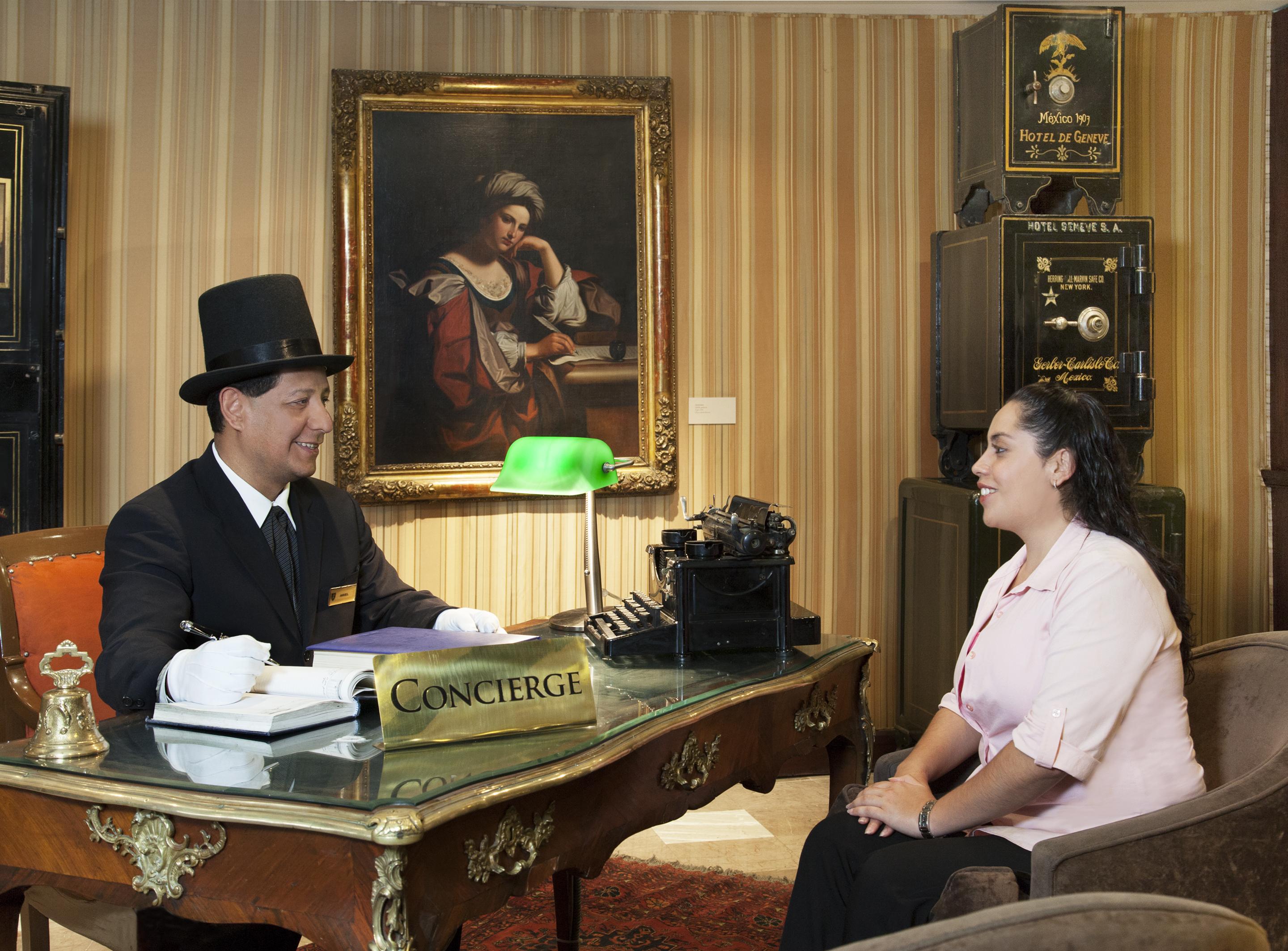 Hotel Geneve Cd De Mexico Exterior foto A concierge assisting a guest